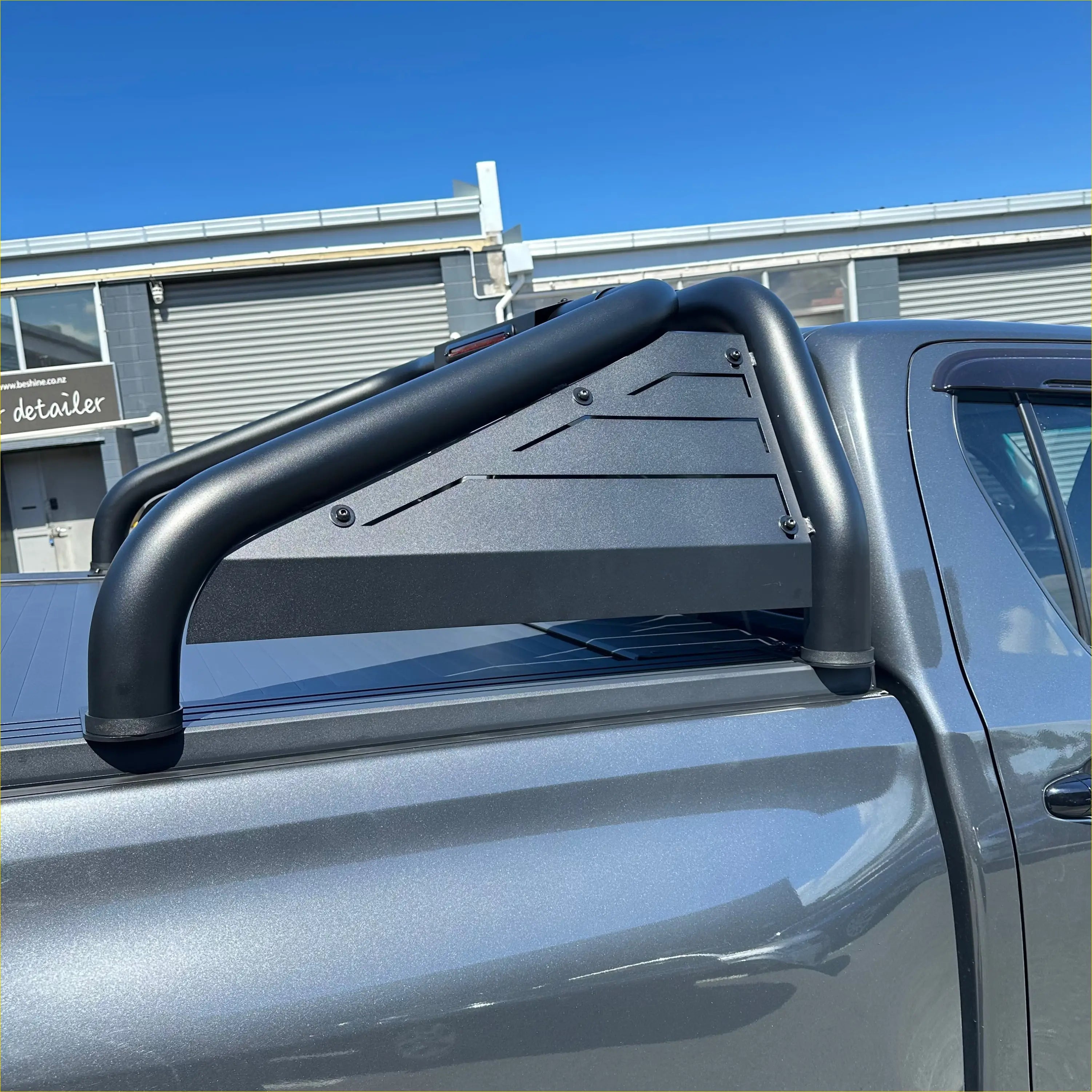 Roll Bar T20 and Manual Roller Shutter for Toyota Hilux 2015-2025
