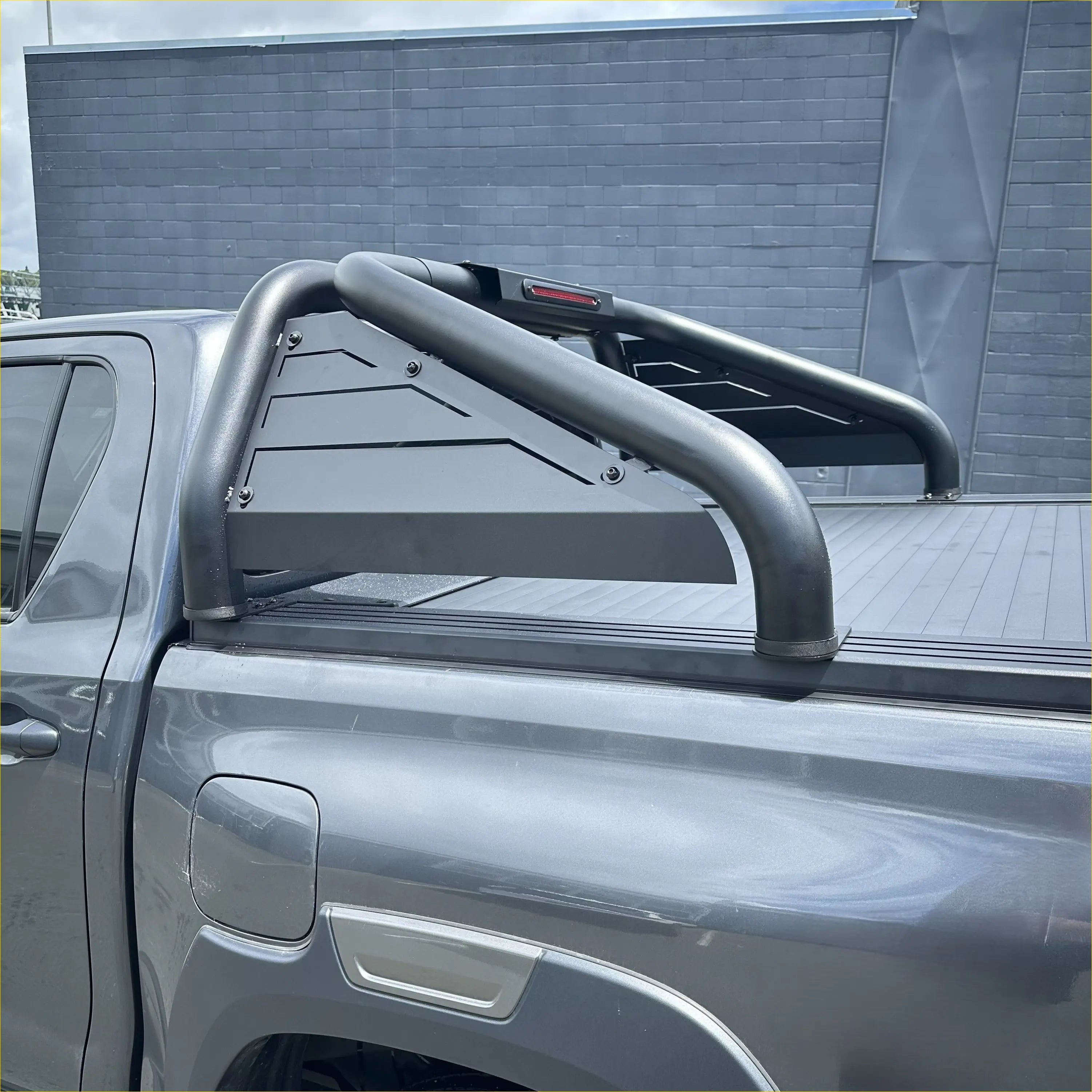 Roll Bar T20 and Manual Roller Shutter for Toyota Hilux 2015-2025