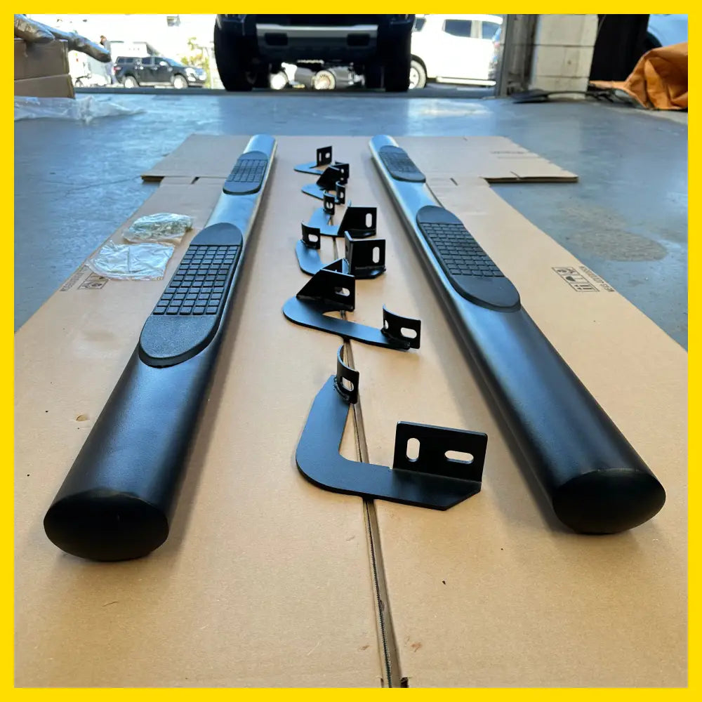 Running Board 4 inch Oval Tube Black Stainless Steel D-Max 2012-2020