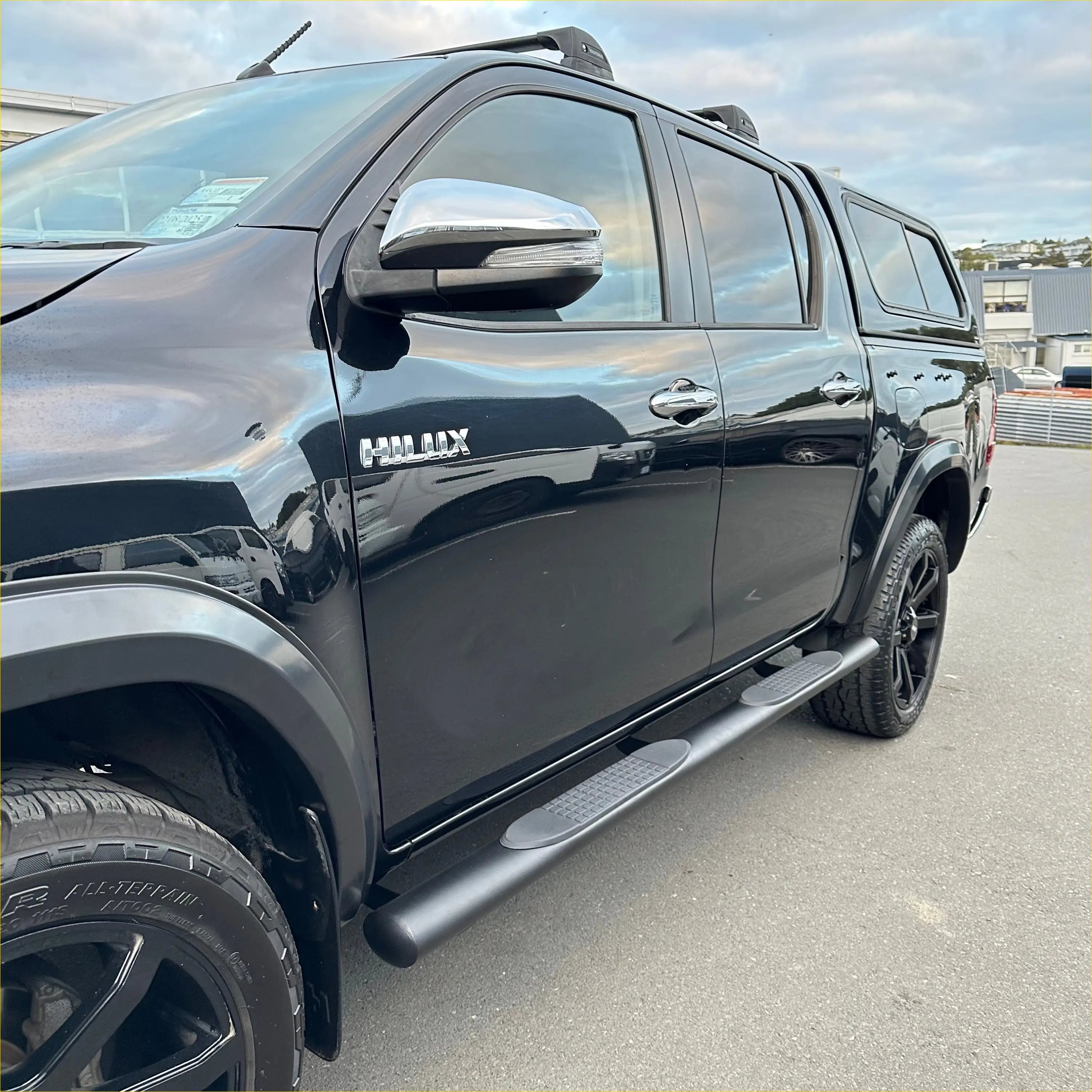 Running Board 4 inch Oval Tube Black Stainless Steel Hilux