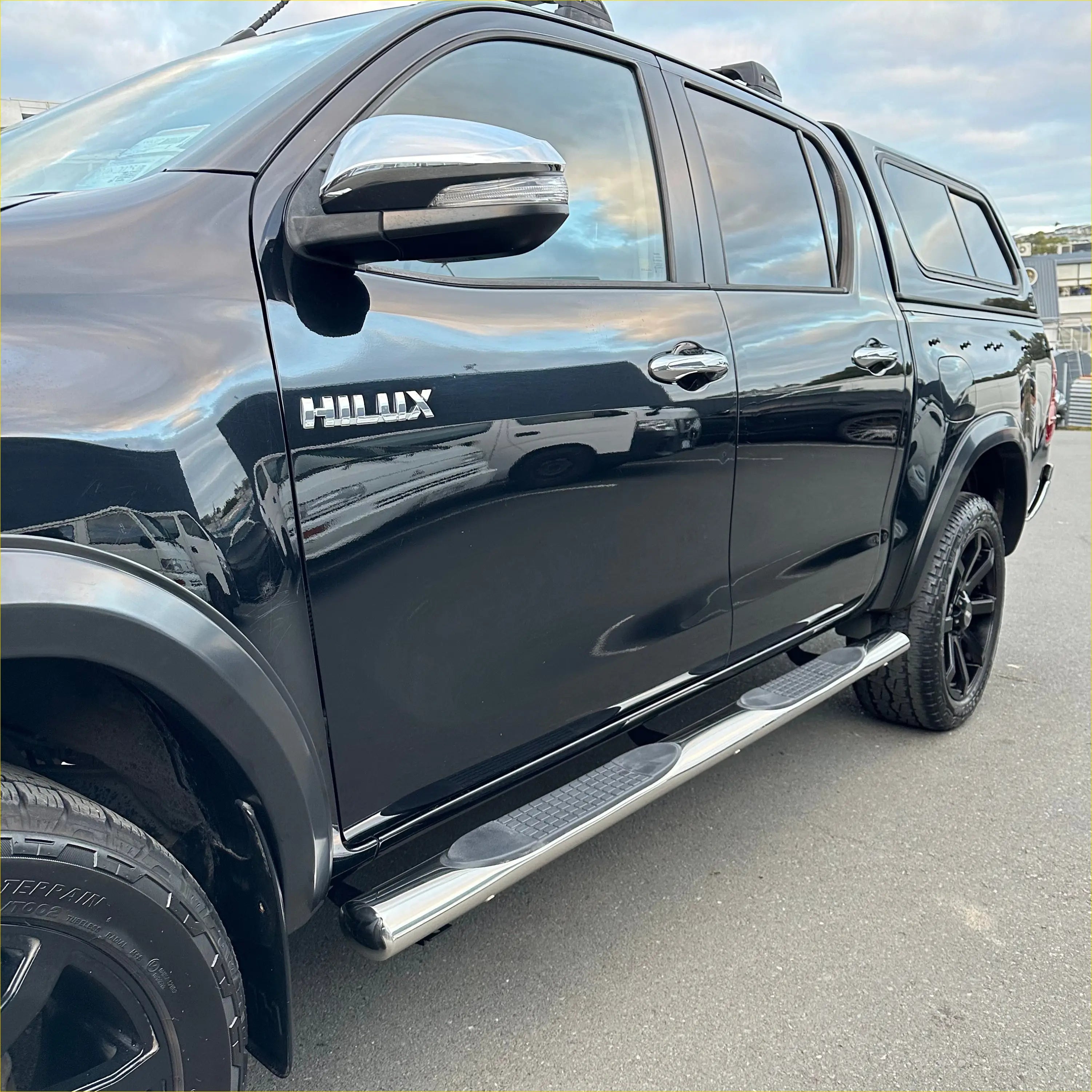 Running Board 4 inch Oval Tube Stainless Steel Hilux 2015-Current