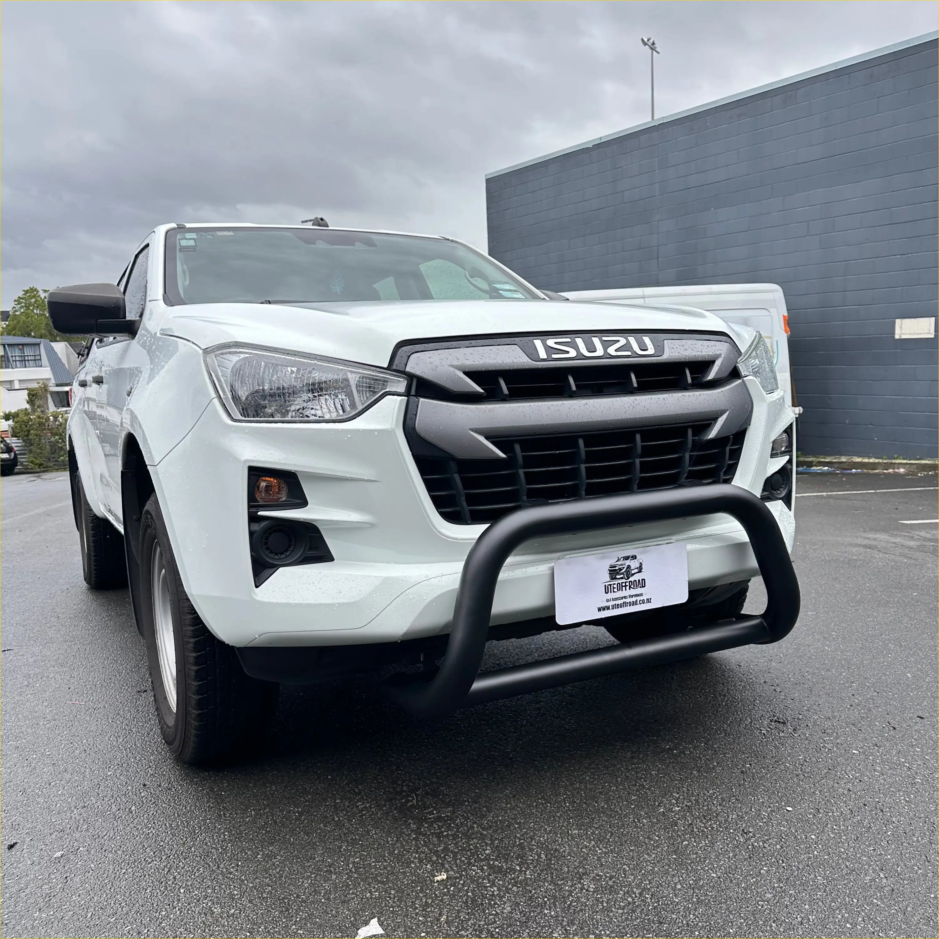 Stainless Steel Nudge Bar for Isuzu D-Max 2021-Current Medium Size