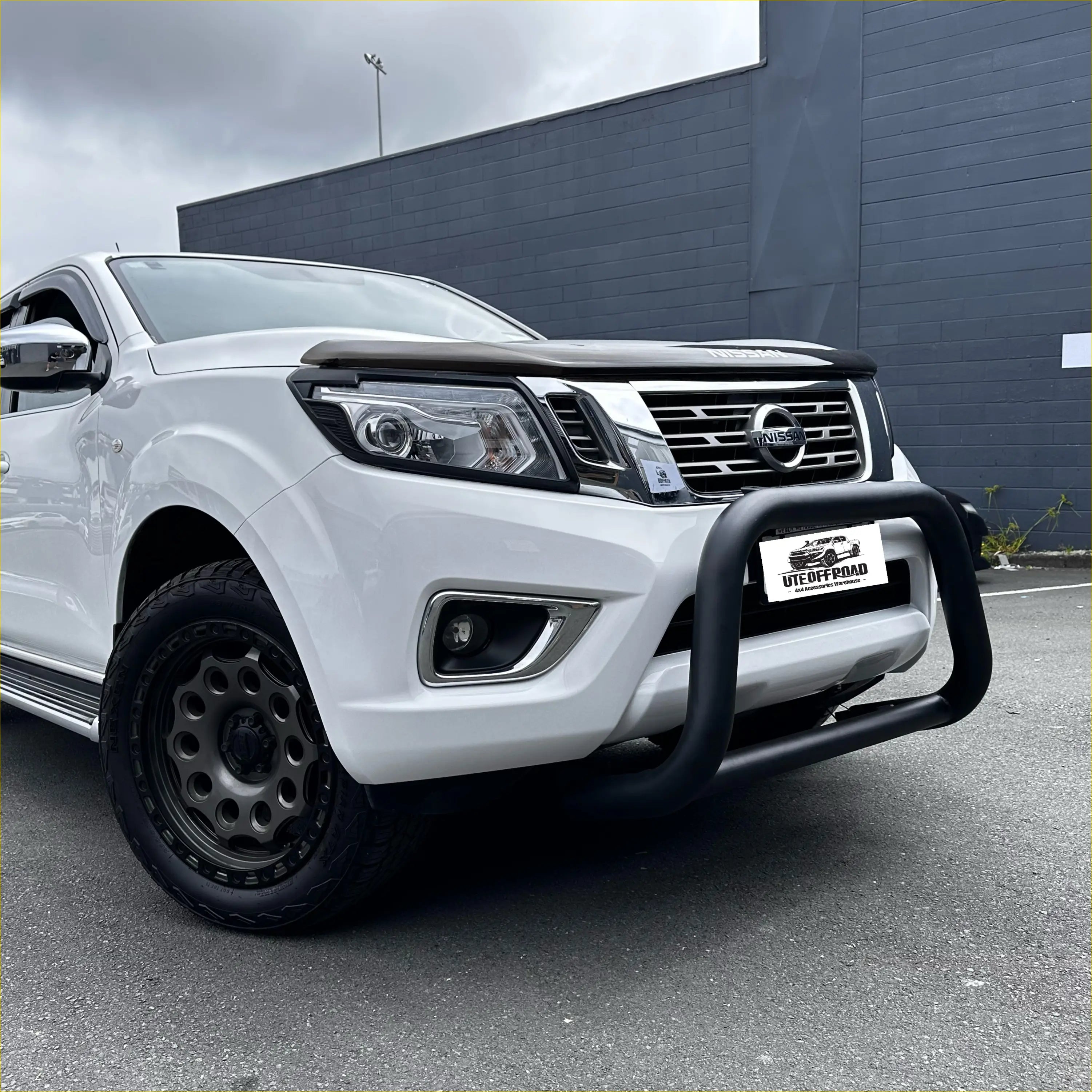 Stainless Steel Nudge Bar Nissan Navara NP300 2015-2020 Matte Black