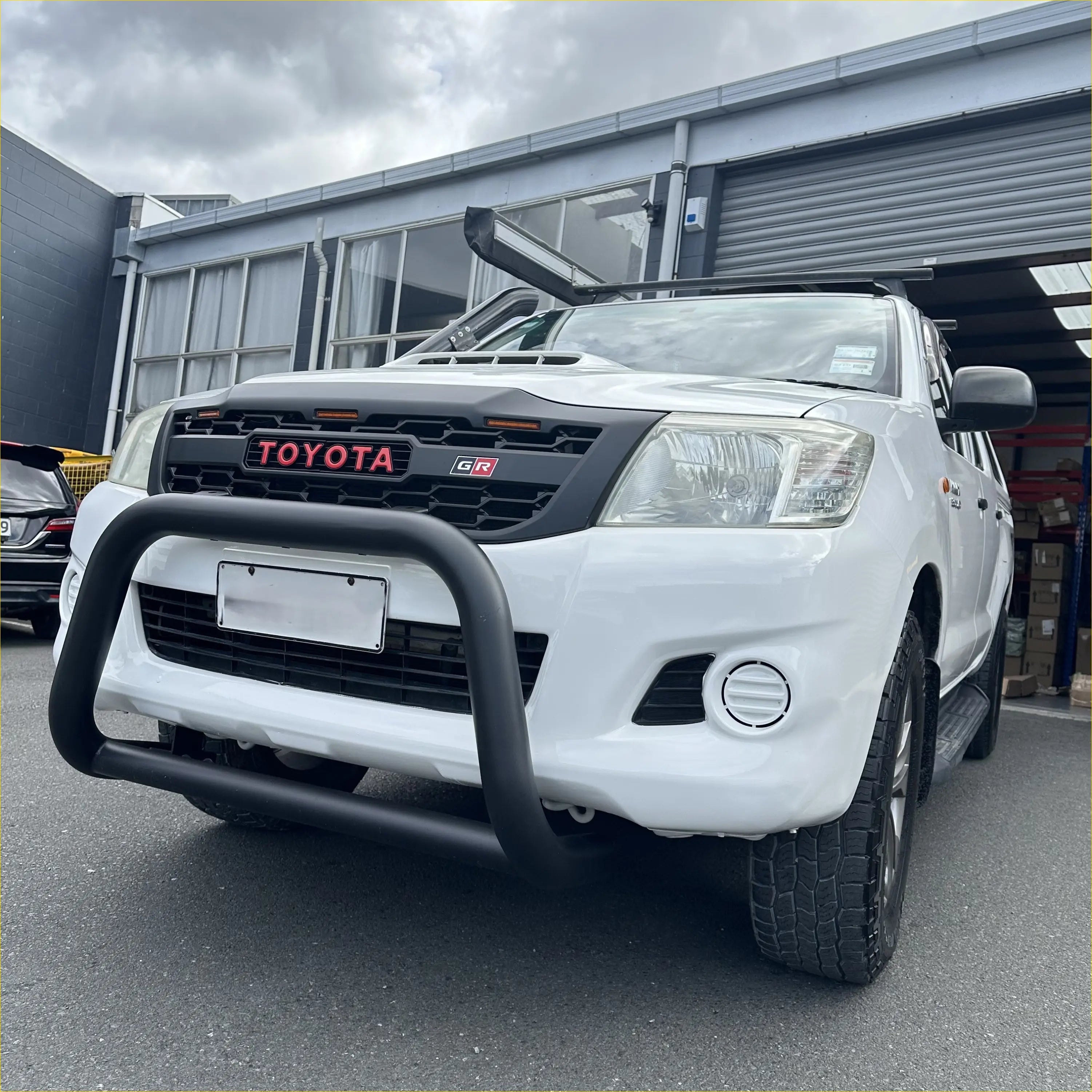 Stainless Steel Nudge Bar Toyota Hilux 2005-2015 Matte Black