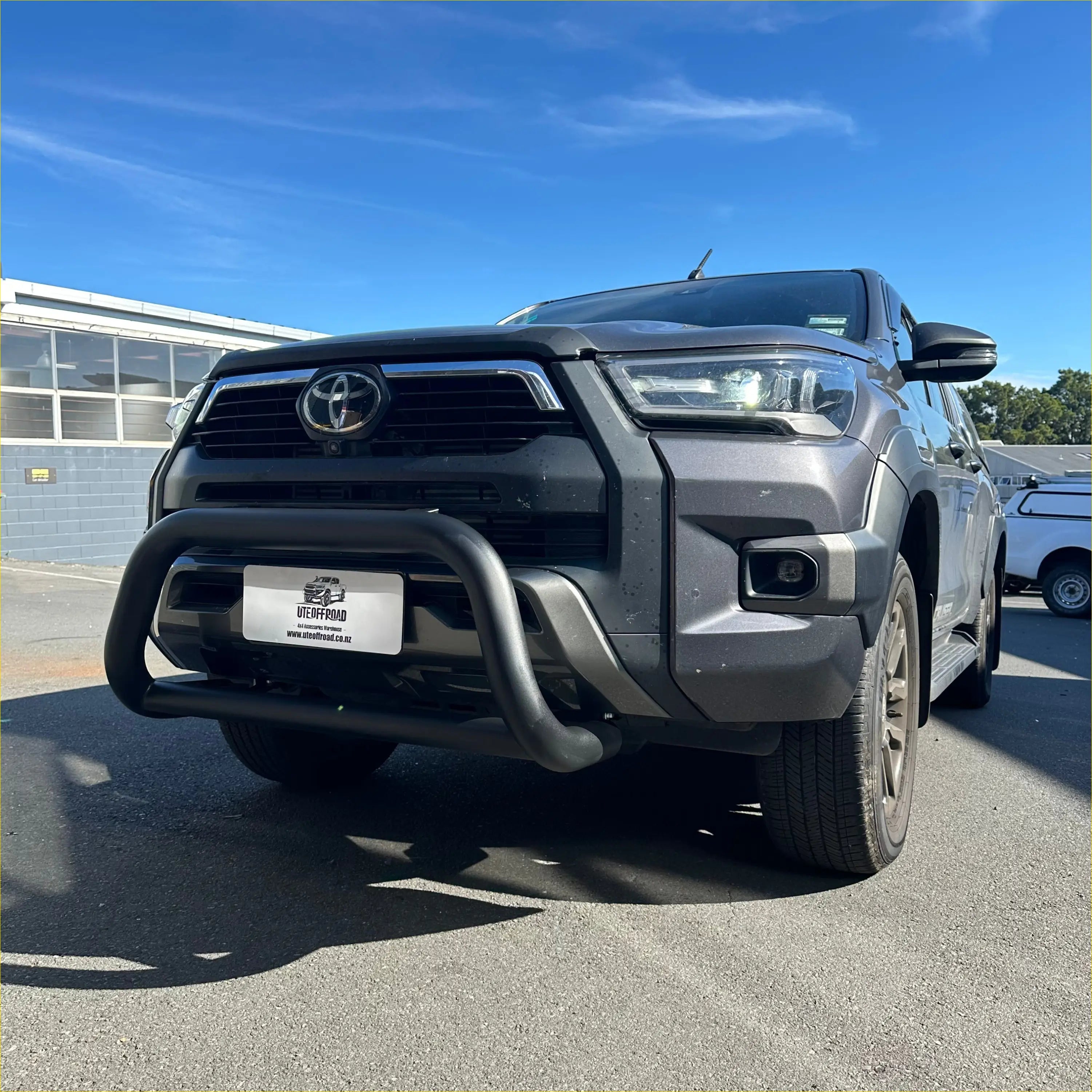 Stainless Steel Nudge Bar Toyota Hilux 2021-2025 Medium