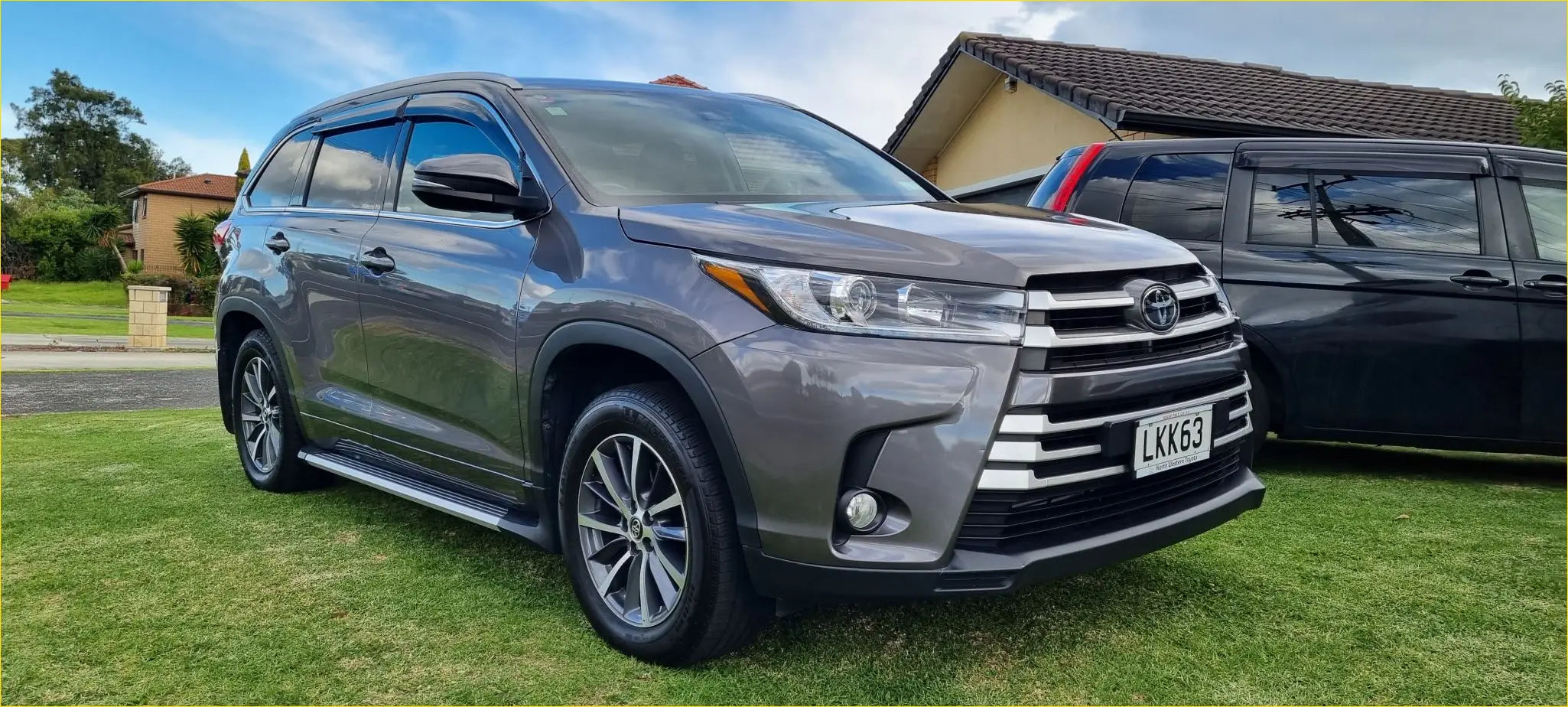 TOYOTA HIGHLANDER 2018+ SIDESTEPS/RUNNING BOARDS
